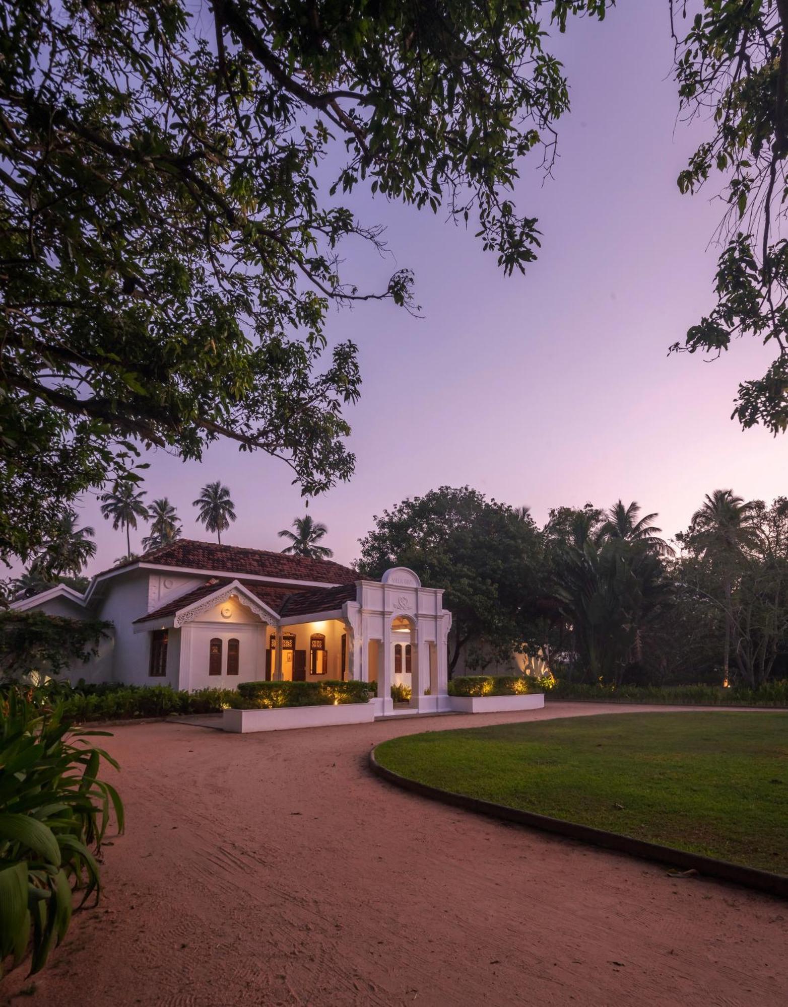 Uga Riva - Negombo Hotel Exterior photo